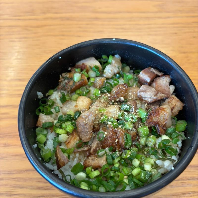 チャーシューめし　(わさび醤油)(麺や けせらせら)
