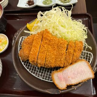 極厚ロースかつ定食