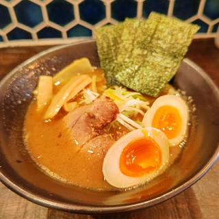 奨らーめん＋味玉(麺屋奨TASUKU 鎌倉御成町店)