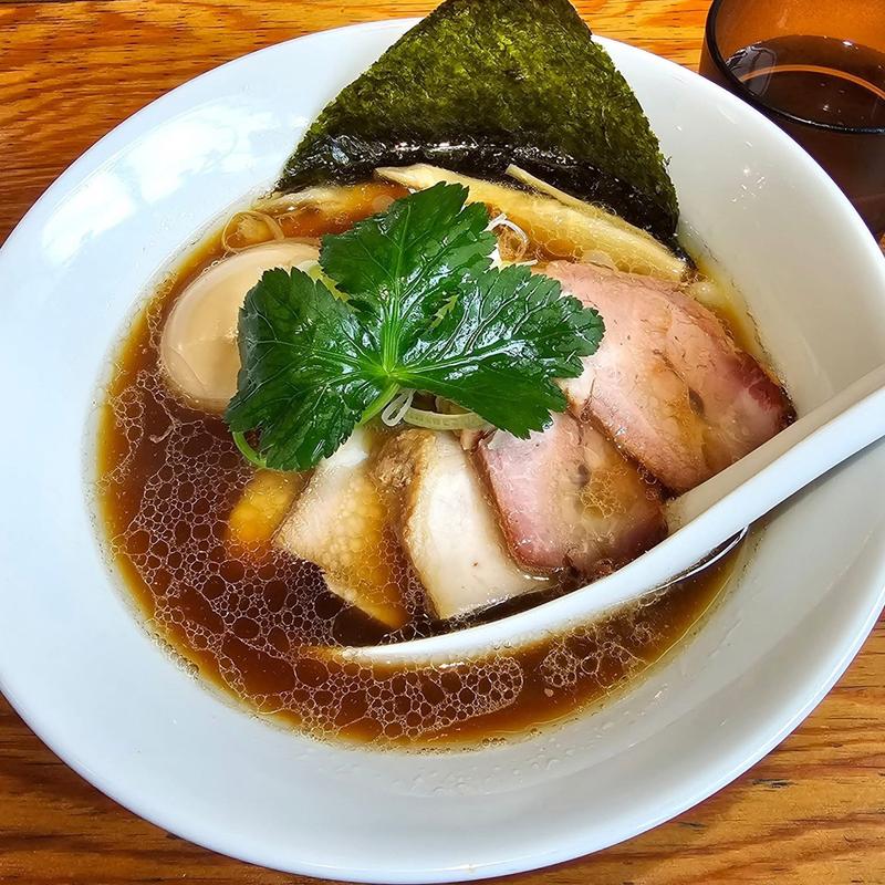 特製手揉み中華そば 醤油(麺や晴心)