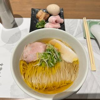 純鶏だし白醤油そば+特製別皿付き(中華そば とちの葉)