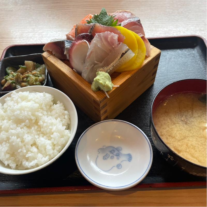 刺身定食(魚と肴 とおるの台所)