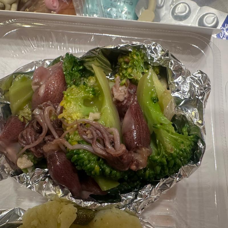 ホタルイカとブロッコリーのガーリックソテー(ラ ズッカ ディ ナポリ)