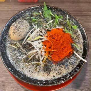 黒胡麻担々麺(背脂らーめん 背脂チャチャチャ)