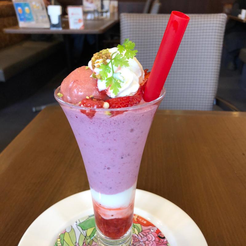 苺とヨーグルトのスムージー(ロイヤルホスト戸田店)