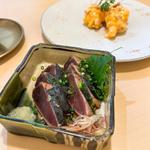 カツオのたたき(全席和モダン個室 炭火焼きと創作酒肴 粋 名駅店)