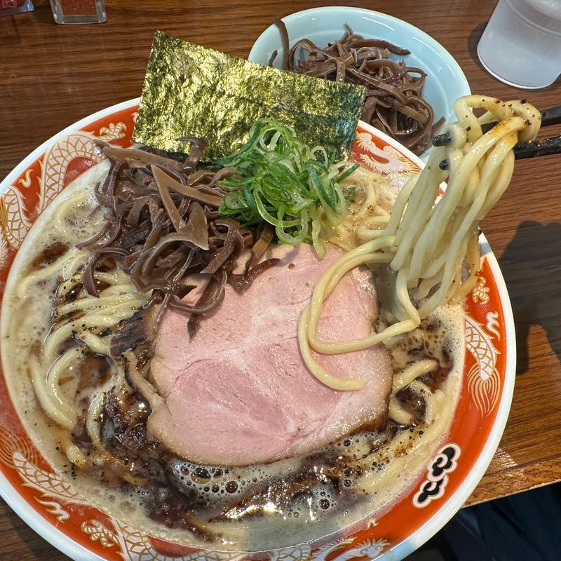 濃厚ラーメン黒(濃厚ラーメン　かなや)