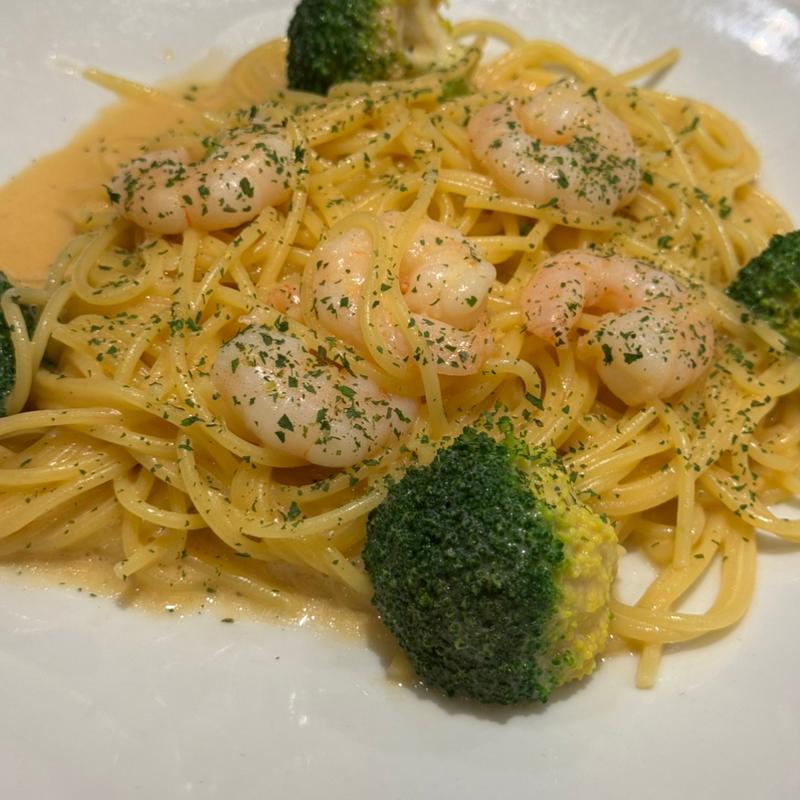 海老とブロッコリーのクリームパスタ(ビクター)