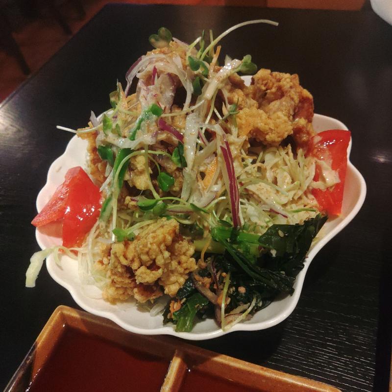 唐揚げサラダ(たらくや)