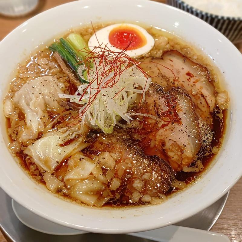 背脂肩ロース煮豚チャーシュー麺(麺創房LEO )