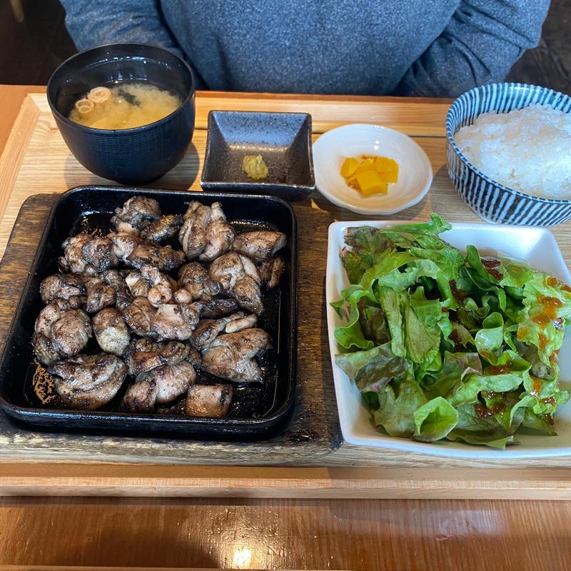 宮崎霧島鶏のもも焼き膳(宮崎料理 万作 大名古屋ビルヂング店)