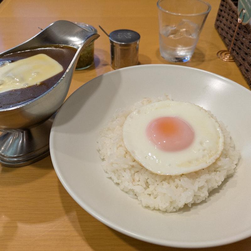 チキンカレー（目玉焼き+チーズトッピング）(欧風カレー食堂 jizi ジジ )