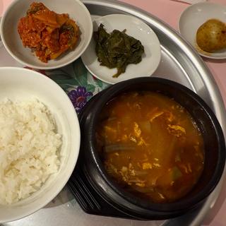 ユッケジャン定食(モゴ)