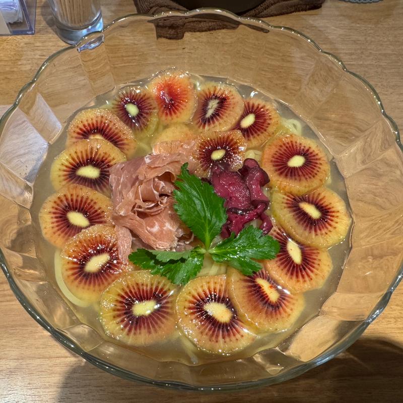 キウイとハモンセラーノの冷やし塩Soba 〜ルビーレッドVer.〜　麺並盛り(鶏Soba Toraや)