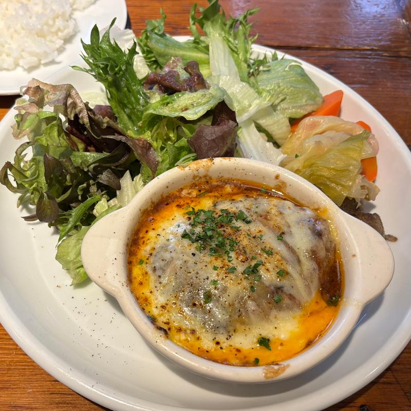 チーズオーブン焼きハンバーグ(BOUCHERIE AmiaBras)