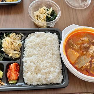 牛すじ煮込み弁当(注意！鬼辛口)(ソウル市場 押上店)