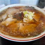 醤油ラーメン 中