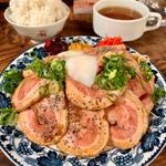 チャーシューエッグ定食