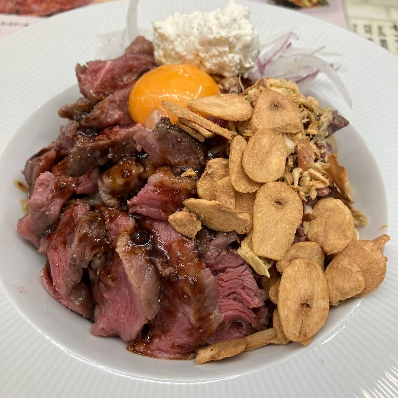 名物ステーキライスLサイズ+生たまご(センタービーフ渋谷店)