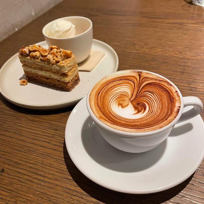 選べるクロワッサンサンド&デザート選べるドリンク1人2杯(Paul Bassett 渋谷ヒカリエ ShinQs 東横のれん街)