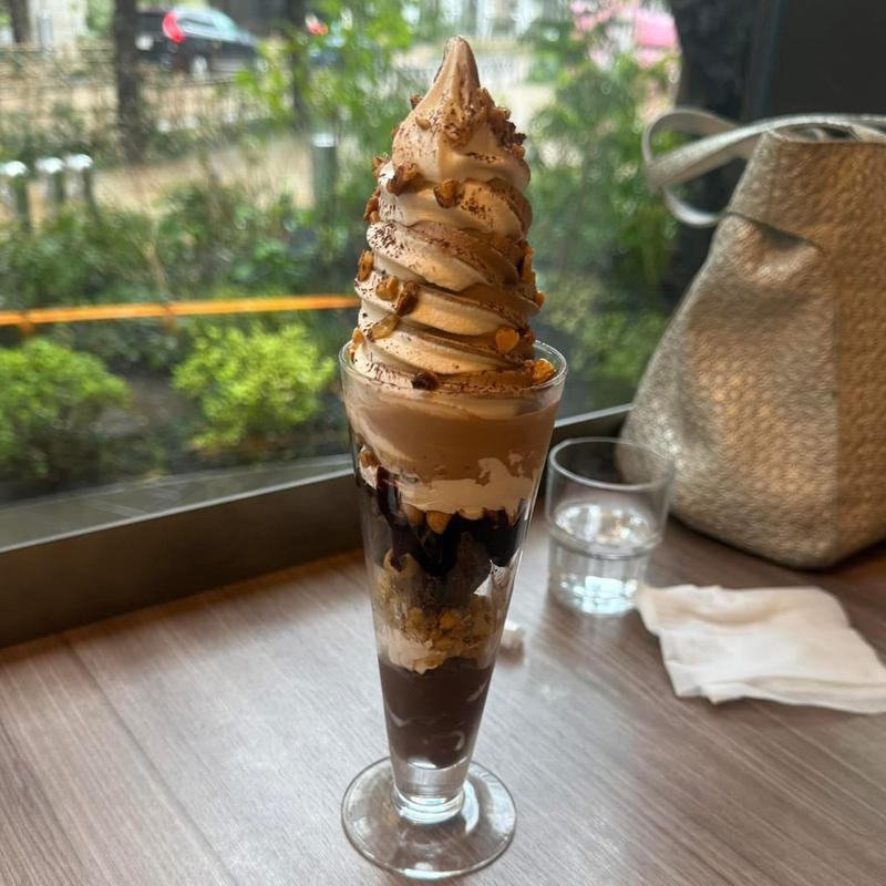 チョコレートパフェ(イシヤ日本橋)