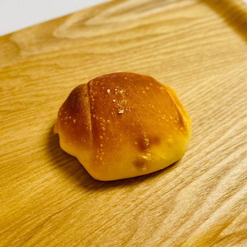 塩バターパン(ラシーヌ　ブレッド＆サラダ)