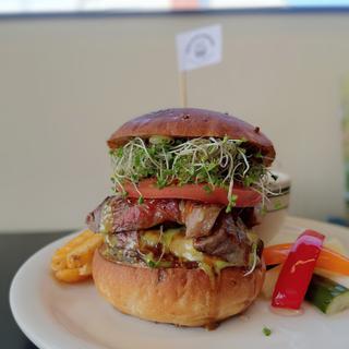 サーロインステーキバーガーわさびモッツァスプラウトver.