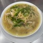 蒸し鳥とネギのパスタ