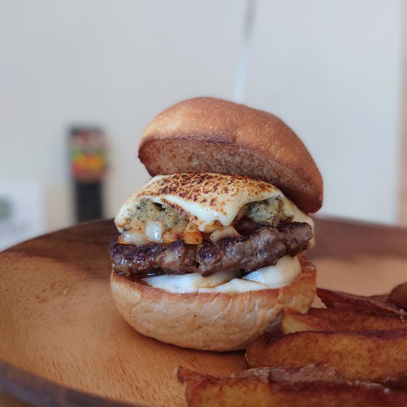 バーガー アッシェパルマンティエ(FLOPPY BURGER HOUSE)