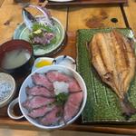 縞ホッケの干物定食と あじのたたき(囲炉茶屋 （irorichaya）)