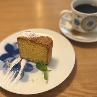 ホワイトチョコレートとヘーゼルナッツのパウンドケーキ