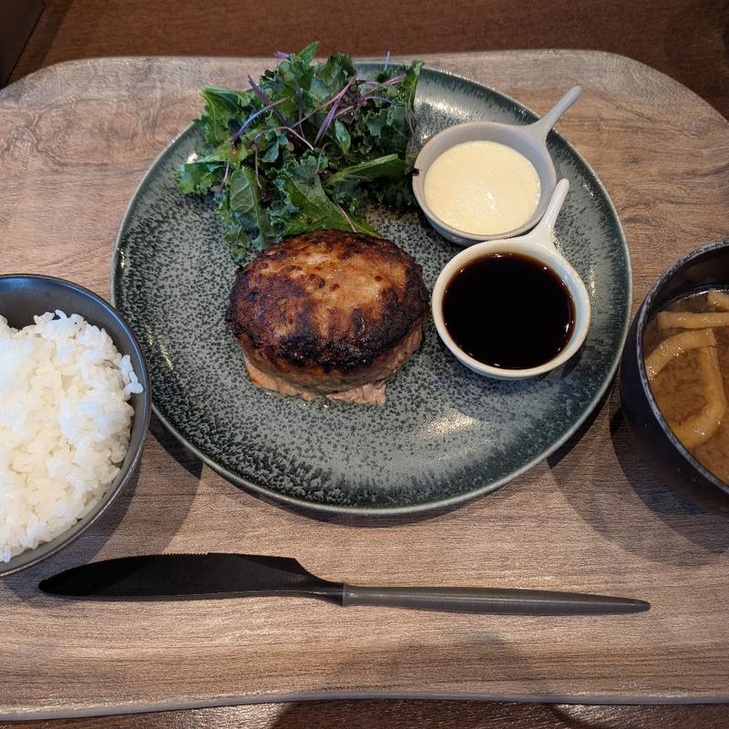 ハンバーグ定食(日常茶飯時)