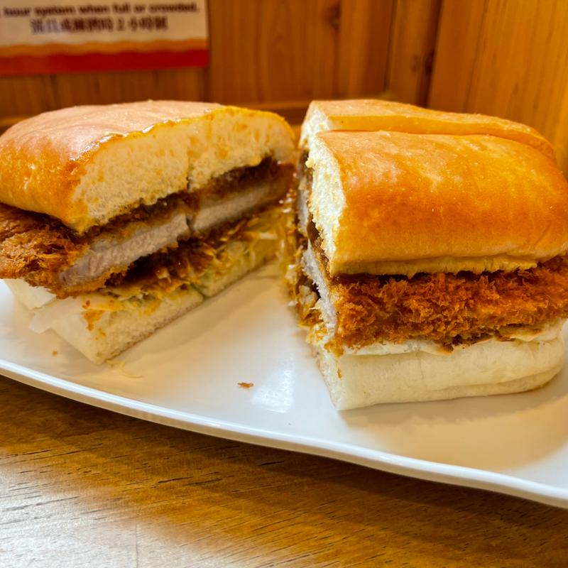 カツカリーパン(コメダ珈琲店 東京医科大学病院店)