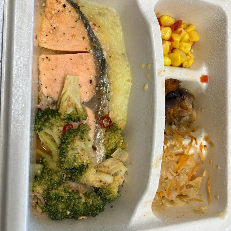 鮭のマッシュポテトアヒージョ(ナッシュ株式会社)