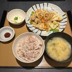 肉野菜炒め定食(やよい軒 川口店)