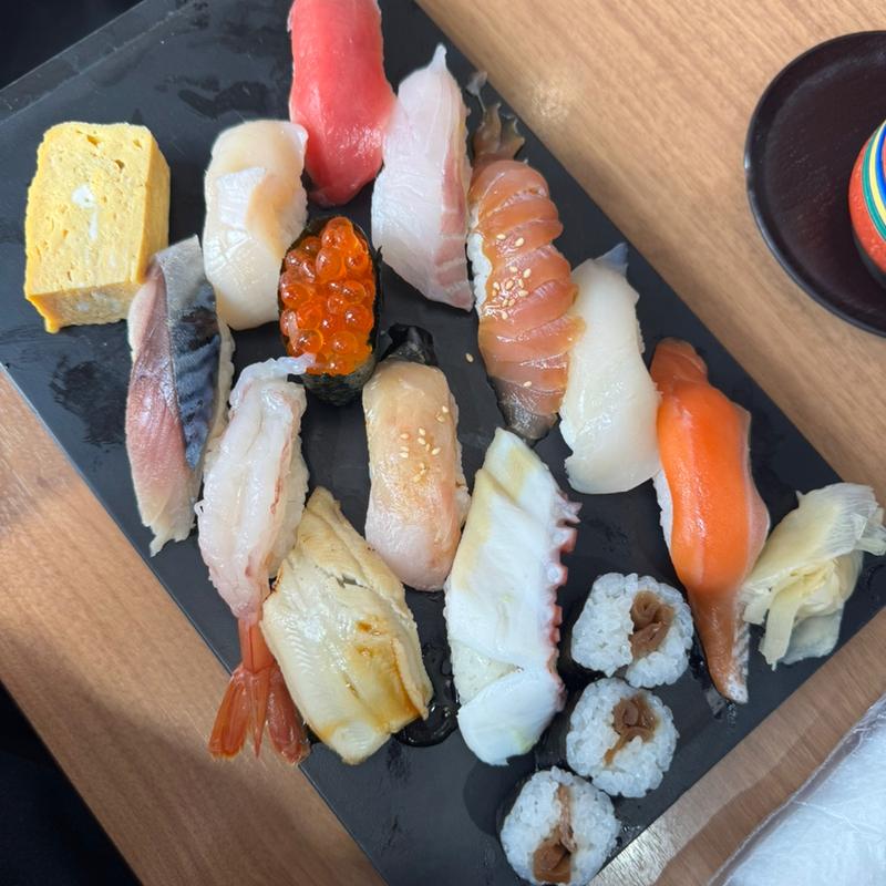 かすみ(すしざんまい 新橋SL広場前店)