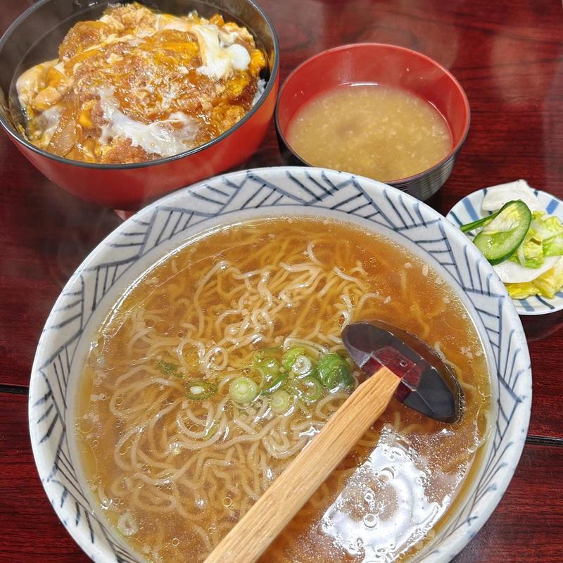 ラーメン カツ丼(味処 吉兵衛)