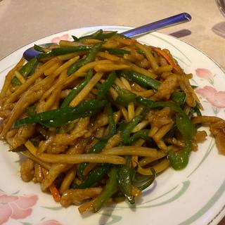 豚肉とピーマンの細きり炒め(青山餃子房 笹塚店)