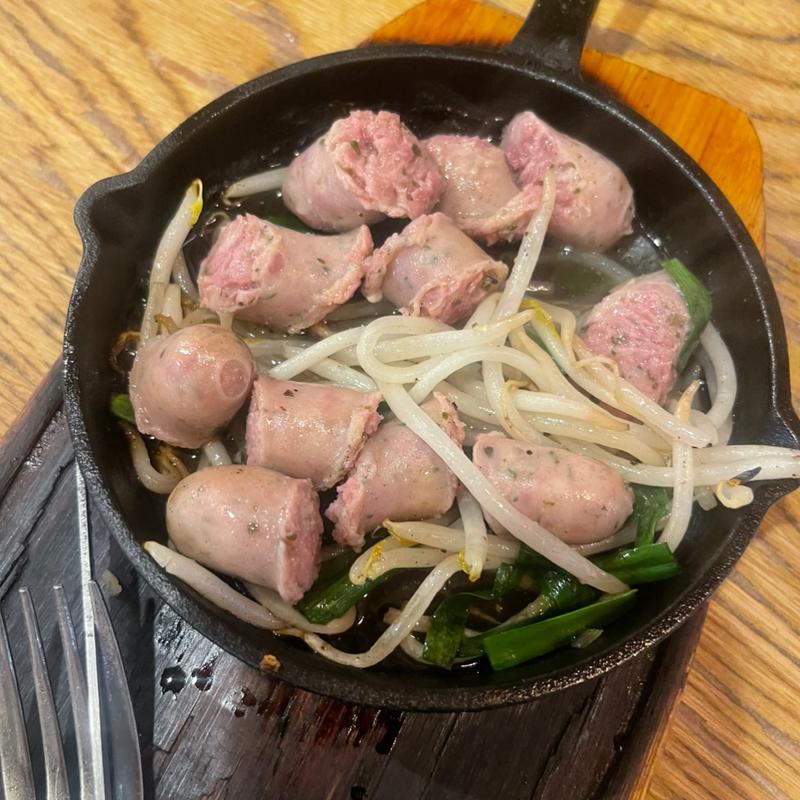 ウインナー炒め(武州うどんあかね&みどりダイニング)