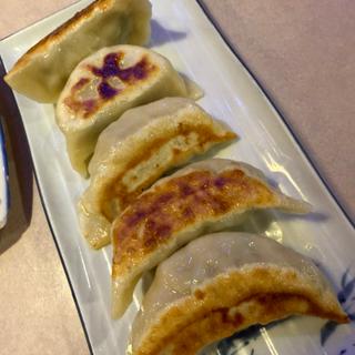 当店名物 大餃子　5個(青山餃子房 笹塚店)