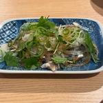 〆さば 薬味にまみれる。