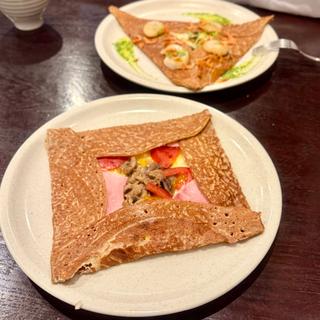 ガレットクラシックのランチセット　トマトとマッシュルームのガレット(ル ブルターニュ 神楽坂店)