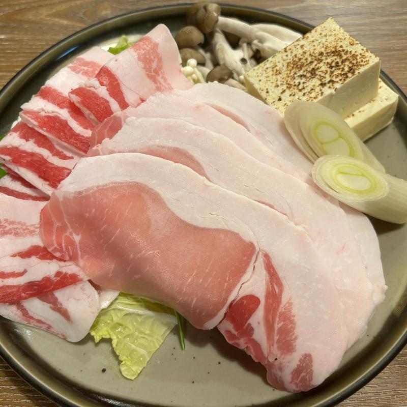 アグー豚のすきやき(美浜殿内(みはまどぅんち/Mihama Dunchi))