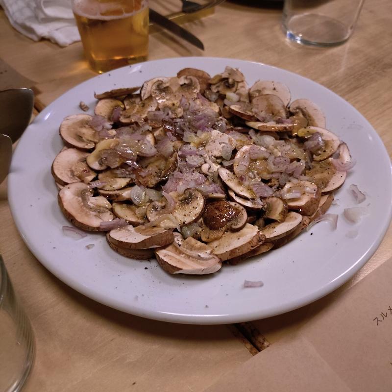 フレッシュマッシュルームのサラダ(que c'est beau | ガゼボ)