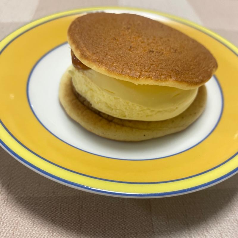 クリームたっぷり生どら焼き(ヨシヅヤ 津島本店)