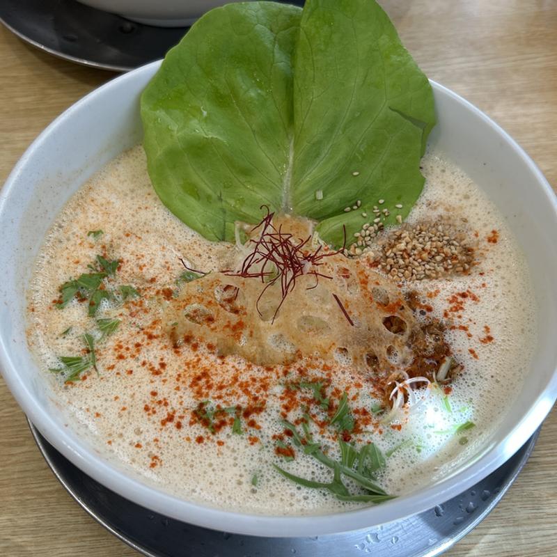 雲に浮かぶ坦々麺(暁 製麺 （アカツキ セイメン）)