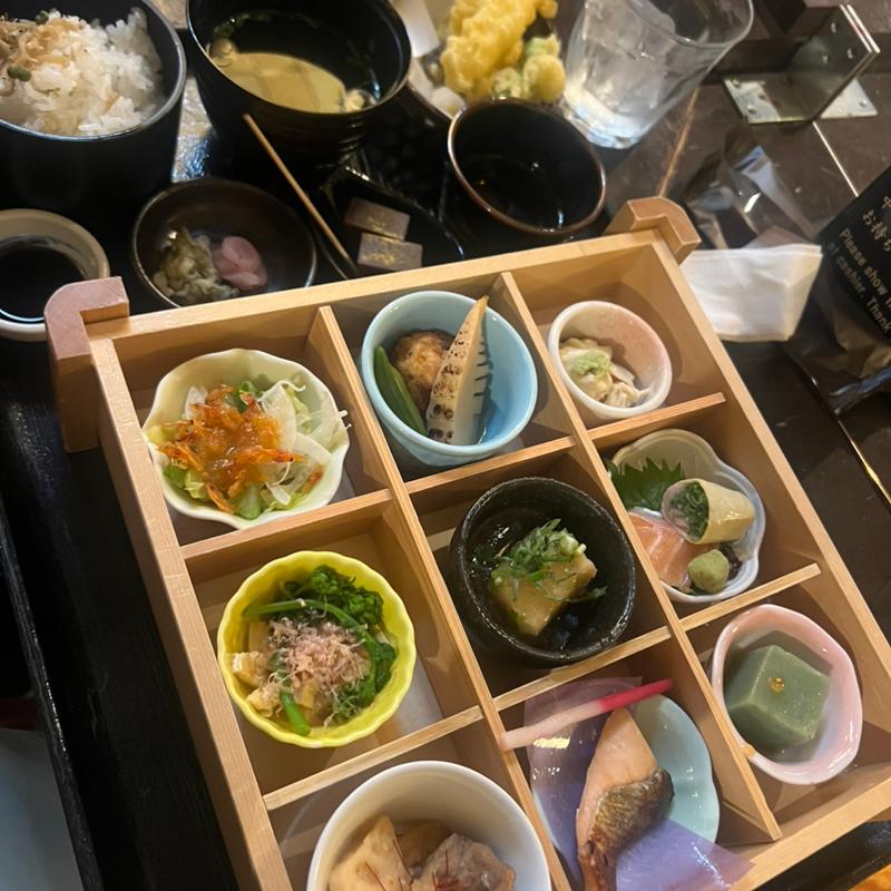 蔵人御膳(月の蔵人 （つきのくらびと）)