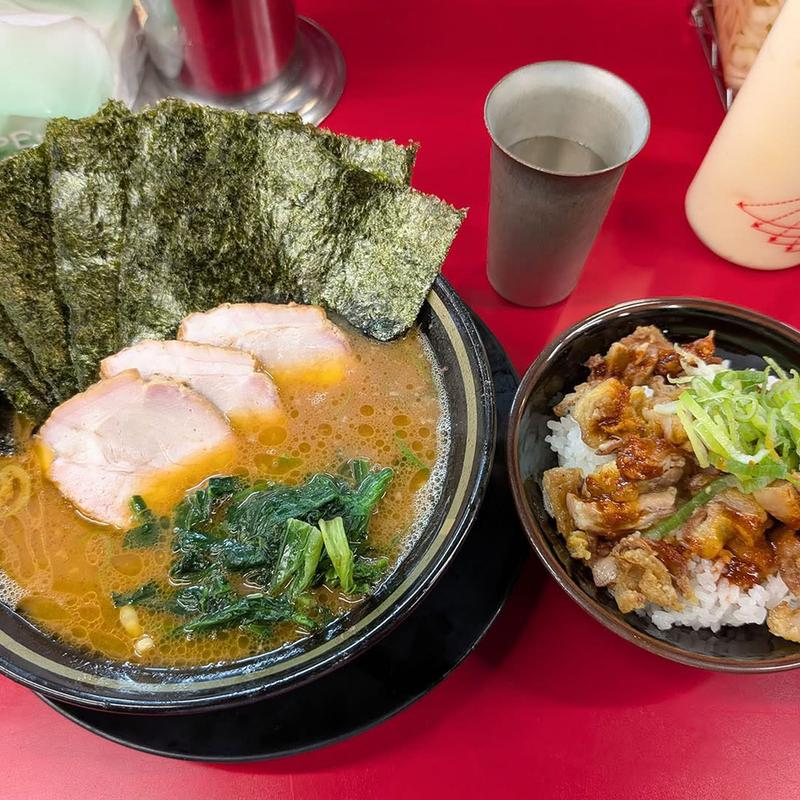 ラーメン 辛い鶏皮丼(IEKEI TOKYO 王道家直系)