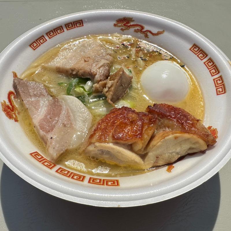 最強ラーメン祭り2025 麺房鶏くらふと 天草大王と阿波尾鶏の鶏どろ醤油そば全乗せ(ヤマザキショップ 小山市役所新庁舎店)