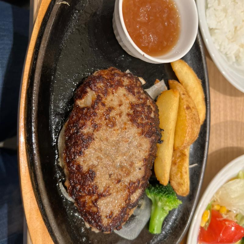 手ごねハンバーグ(ヴィクトリアステーション 旭川四条通店)